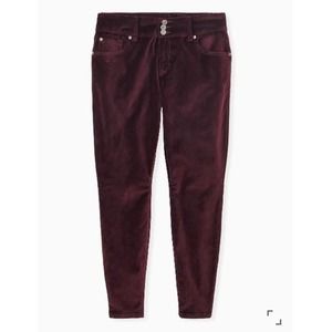 💜3/$25💜 Torrid 16 / 16W Short Velveteen Skinny Jean Burgundy Wine Velvet 16WS